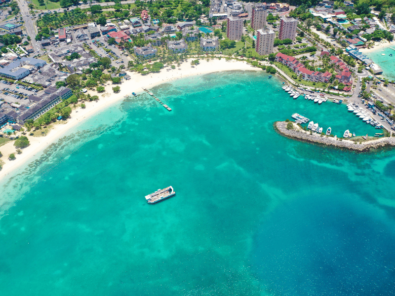Buceo de ensueño en la playa de Ocho Ríos, Jamaica