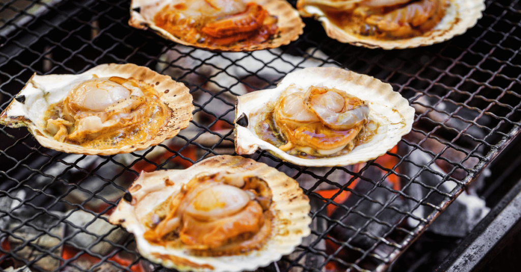 Les coquilles Saint-Jacques sont grasses et constituent une excellente alternative au meilleur poisson à fumer.