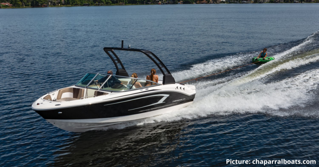 Best Boats for Lake Michigan Chaparral 21 H2O Sport
