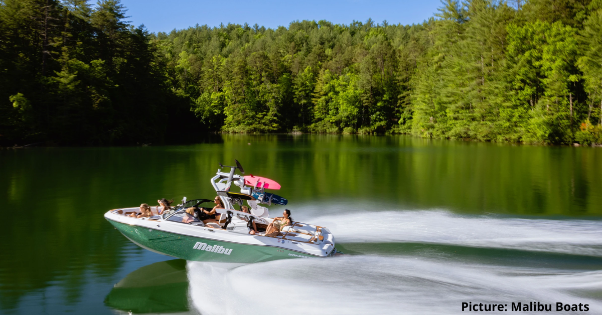 19 Best Boats For Lake Michigan Size, Engine, Stability, And Safety ISM
