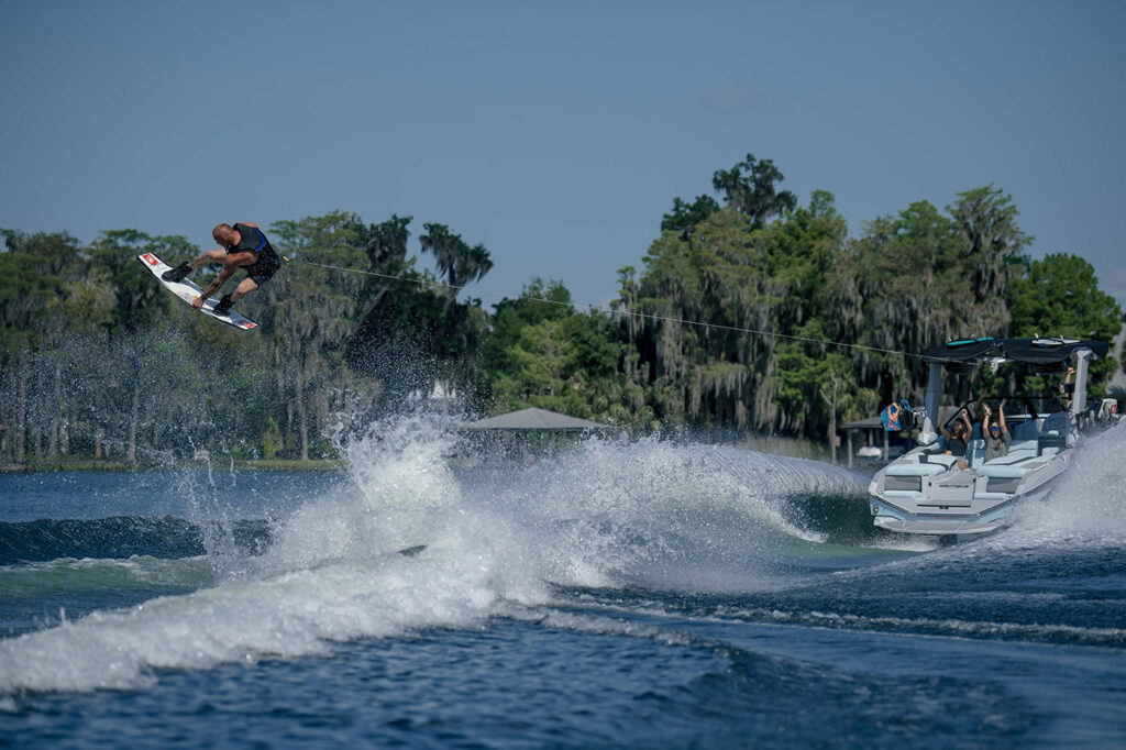 Super Air Nautique G23 Best Boat for Wakeboarding Picture Nautique